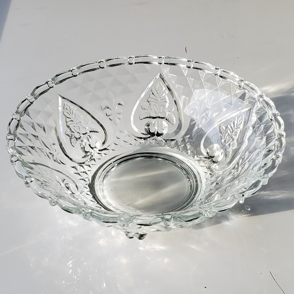 Vntg KIG Clear Hearts 💕 with 🌹 Roses Pressed Glass Candy Dish with Lid - Picture 12 of 12